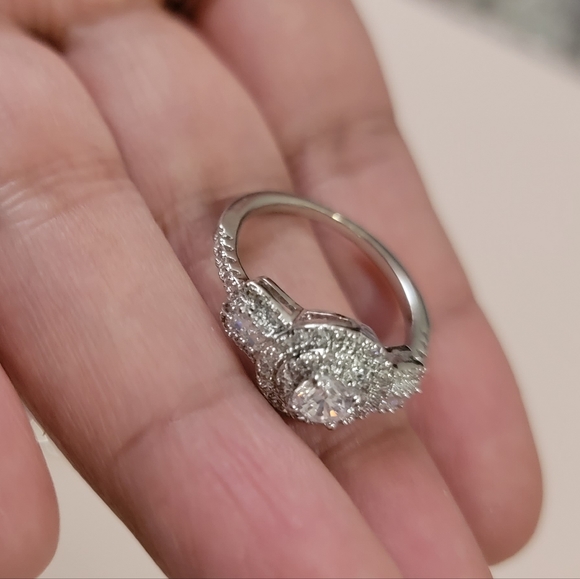 A set of beautiful rings ❤️ - Picture 5 of 6